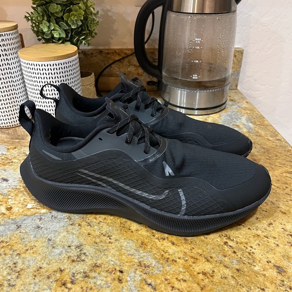 Nike Air Zoom Pegasus 37 Shield size 12 - Picture 1 of 7